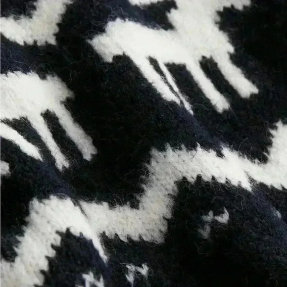 H&M Alpaca Wool Blend Jacquard-Knit Sweater Black
Cream White Small - Picture 5 of 11